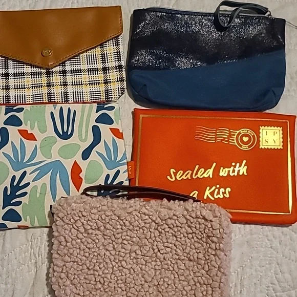 FIVE IPSY MAKE-UP BAGS EXCELLENT CONDITION. - Picture 2 of 8